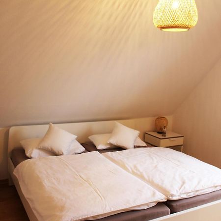 Schmuck Un Fien - Gemuetliches Urlaubszuhause Mit 2 Schlafzimmern Im Wunderschoenen Ortsteil Dorf Fuer Familien- Freunde- Und Paarurlaub Apartamento Sankt Peter-Ording Exterior foto